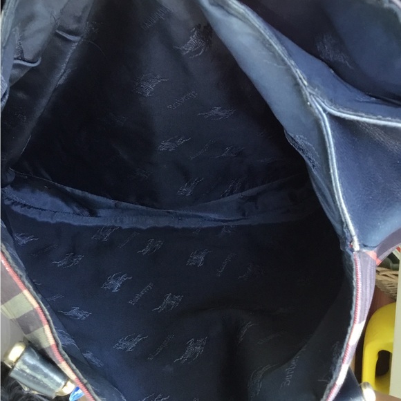 Burberry shoulder bag in excellent use condition 14x14 - Picture 10 of 11